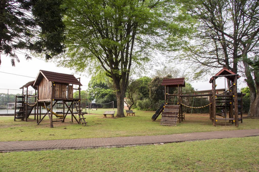 Merry Pebbles Resort Sabie Kültér fotó