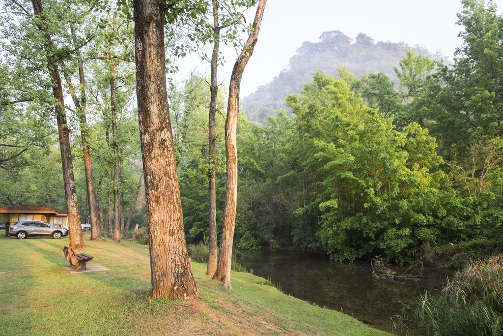 Merry Pebbles Resort Sabie Kültér fotó