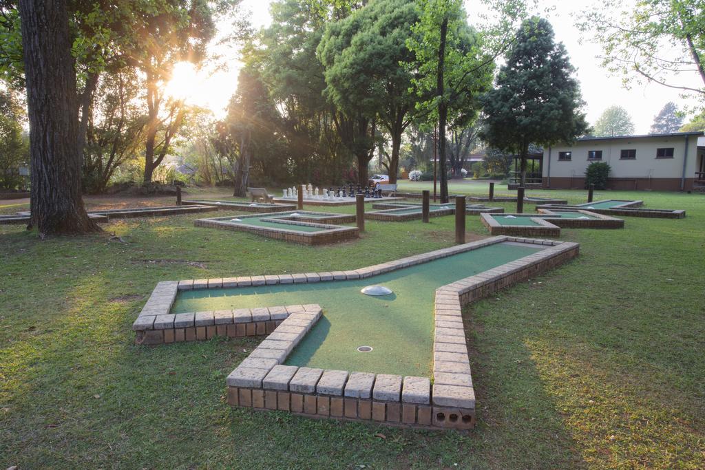 Merry Pebbles Resort Sabie Kültér fotó