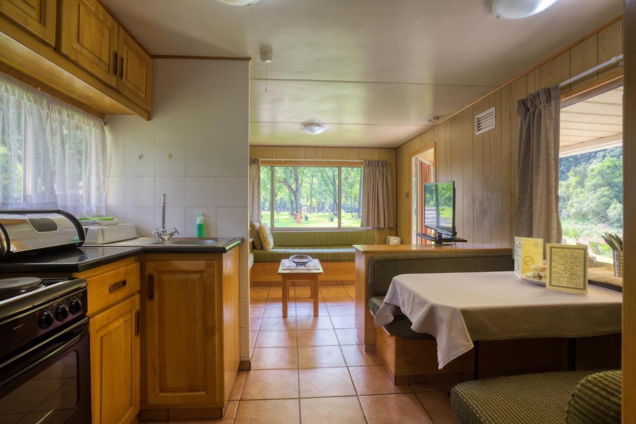 Merry Pebbles Resort Sabie Kültér fotó