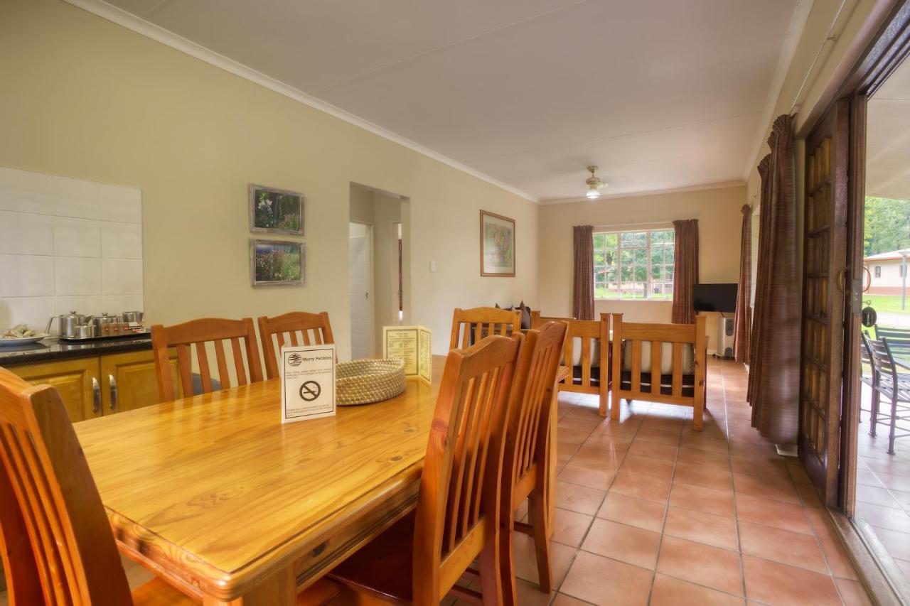Merry Pebbles Resort Sabie Kültér fotó