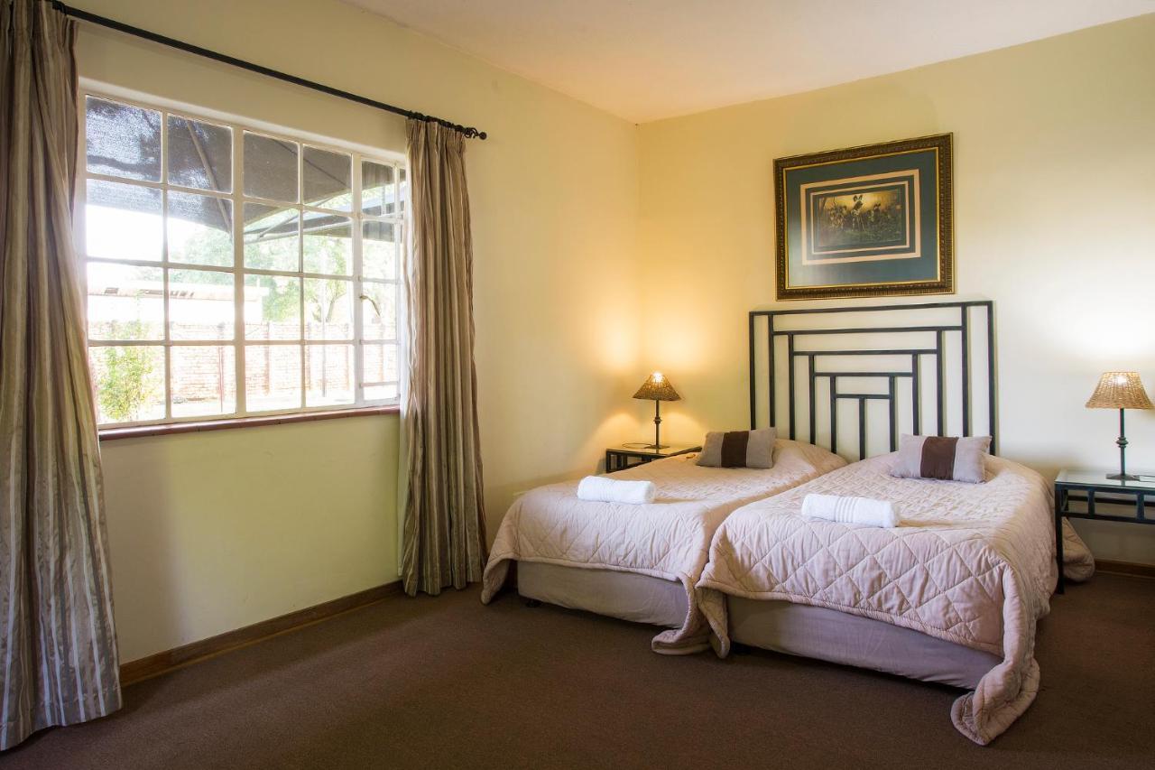 Merry Pebbles Resort Sabie Kültér fotó