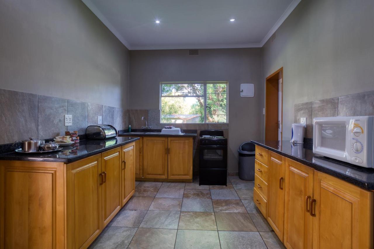 Merry Pebbles Resort Sabie Kültér fotó