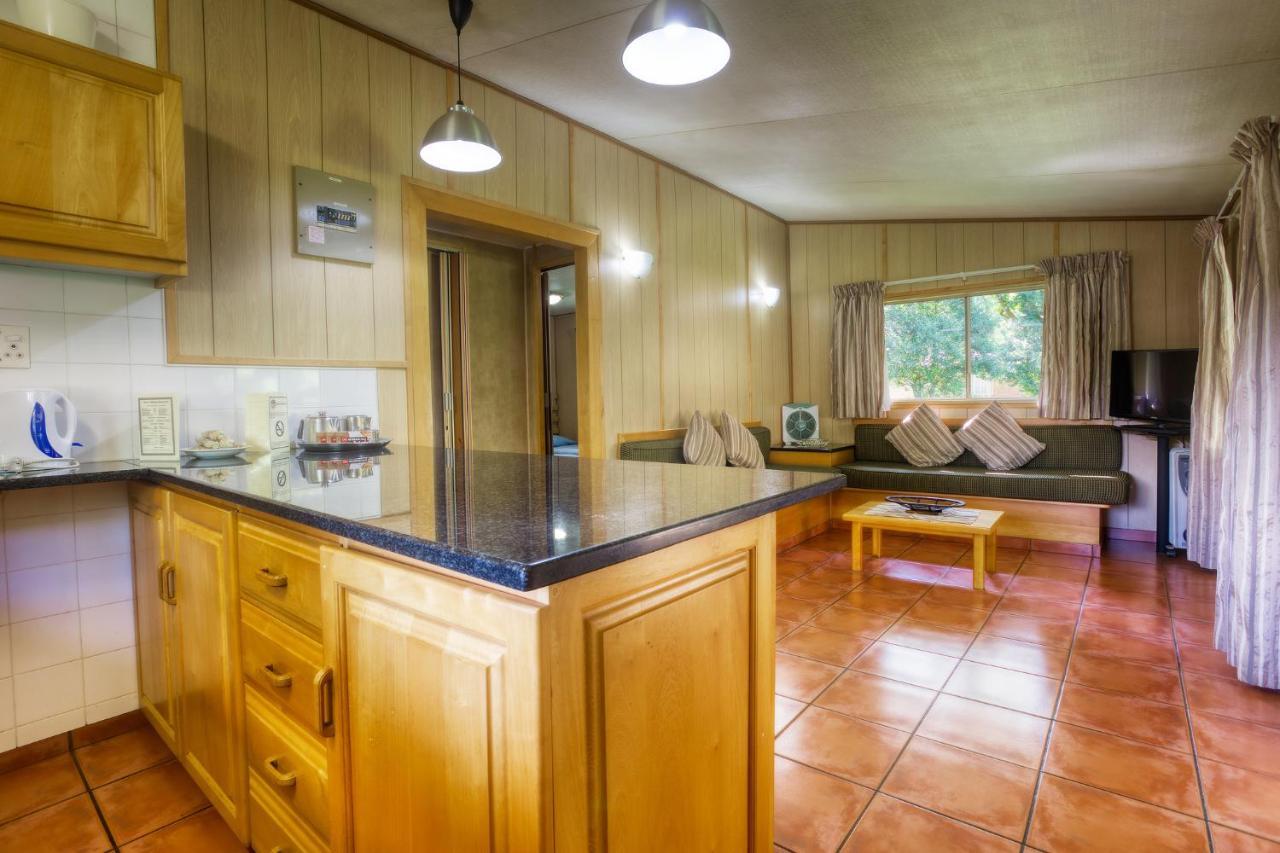 Merry Pebbles Resort Sabie Kültér fotó