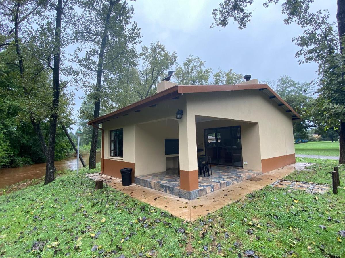 Merry Pebbles Resort Sabie Kültér fotó